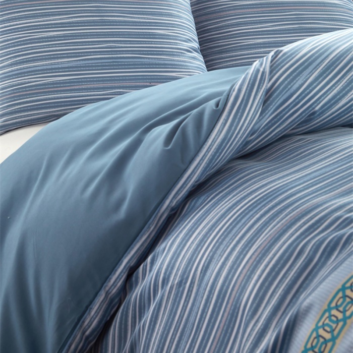 Duvet Cover Set With Stripe Print