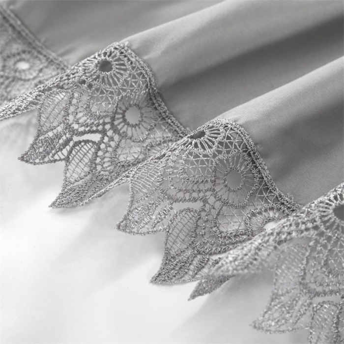 Ruffled Bed Skirt With Lace