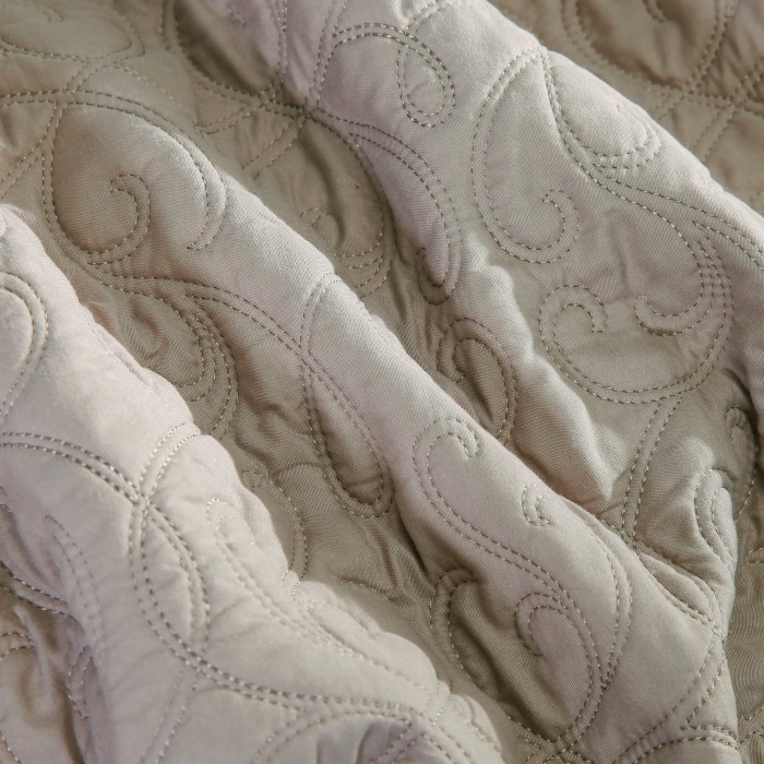 Bedding 3 Piece Reversible Quilt Set